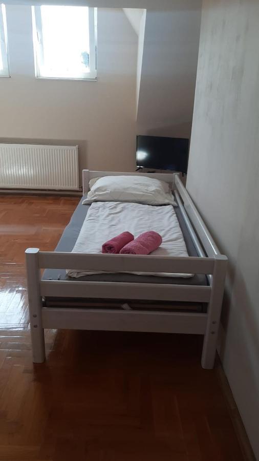 Arbeiterquartiere In Wien Donaustadt Mit Gemeinschaftskuche Und Bad - Hacklerzimmer Exteriör bild
